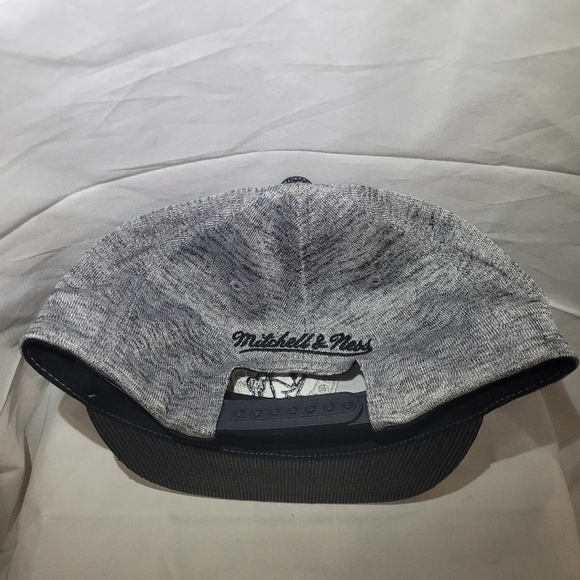 NBA BOSTON CELTICS SNAPBACK - Picture 6 of 6